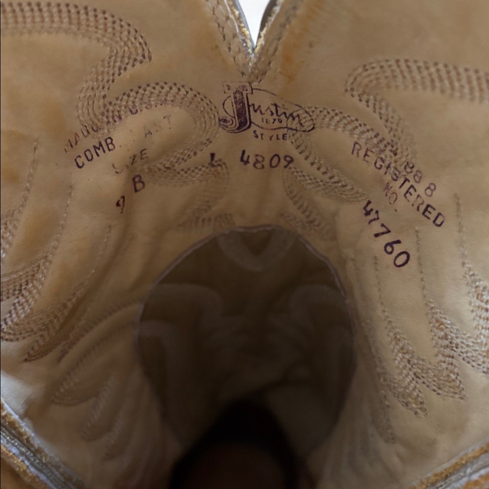 Justin Boots Tan Heeled Boots - Picture 6 of 6